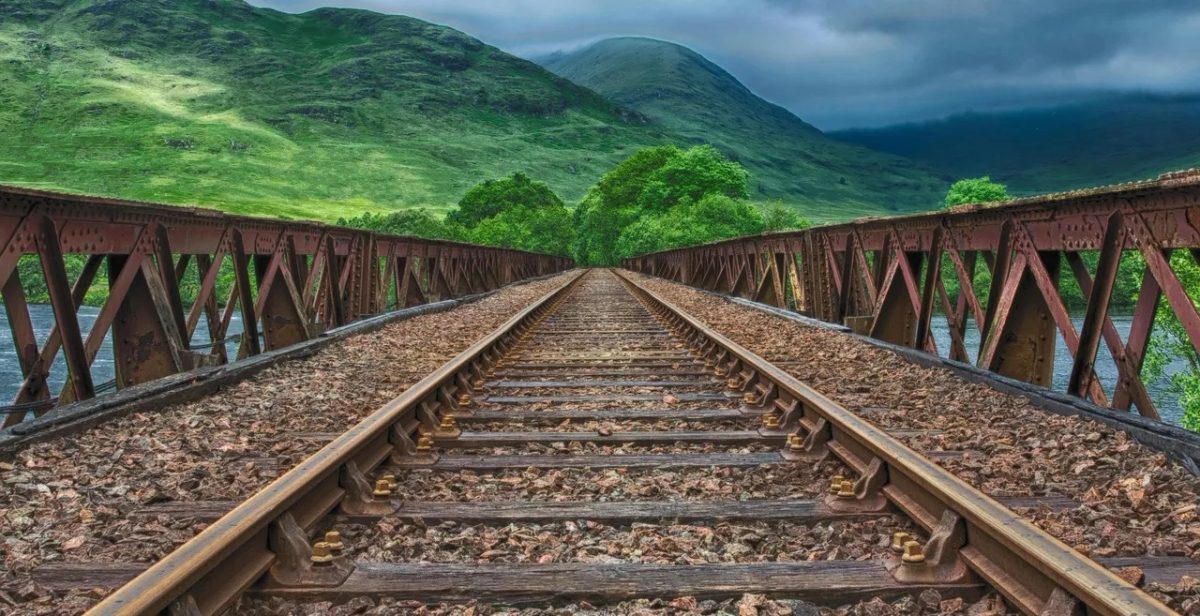 Pociągiem z Rzeszowa w góry: Najlepsze trasy dla miłośników Bieszczad